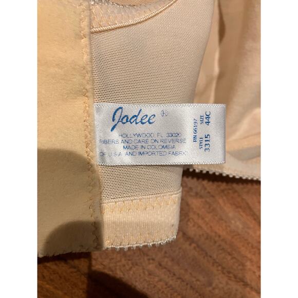 Jodee Mastectomy Bra Wireless Front and Back Closure Size 44C Style #3315 Beige - Picture 6 of 7